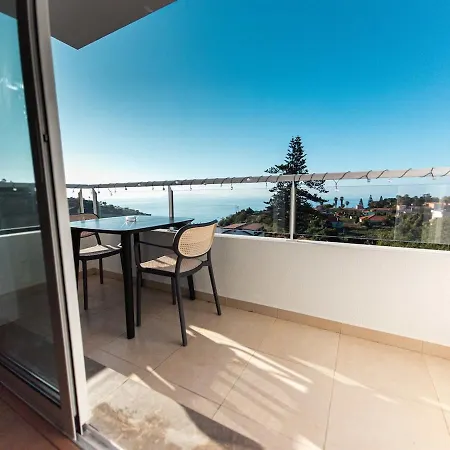 Apartment Sunflower Ocean View With Pool & Parking
