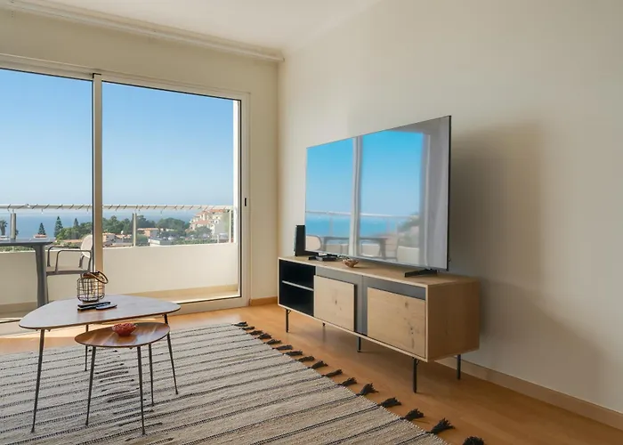 Sun Flower With Oceanview Caniço